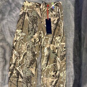 Vibrant Miu Camo Barrel Jean - Size 3 (Size 25 waist) - NWT